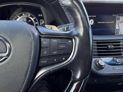 Used 2018 Lexus LS 500h w/ Luxury Package image 25