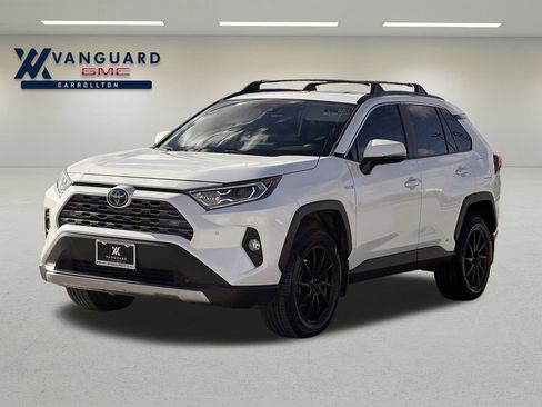 Used 2020 Toyota RAV4 Limited image 9