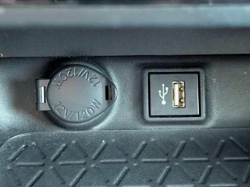 Used 2023 Toyota RAV4 XLE Premium image 21