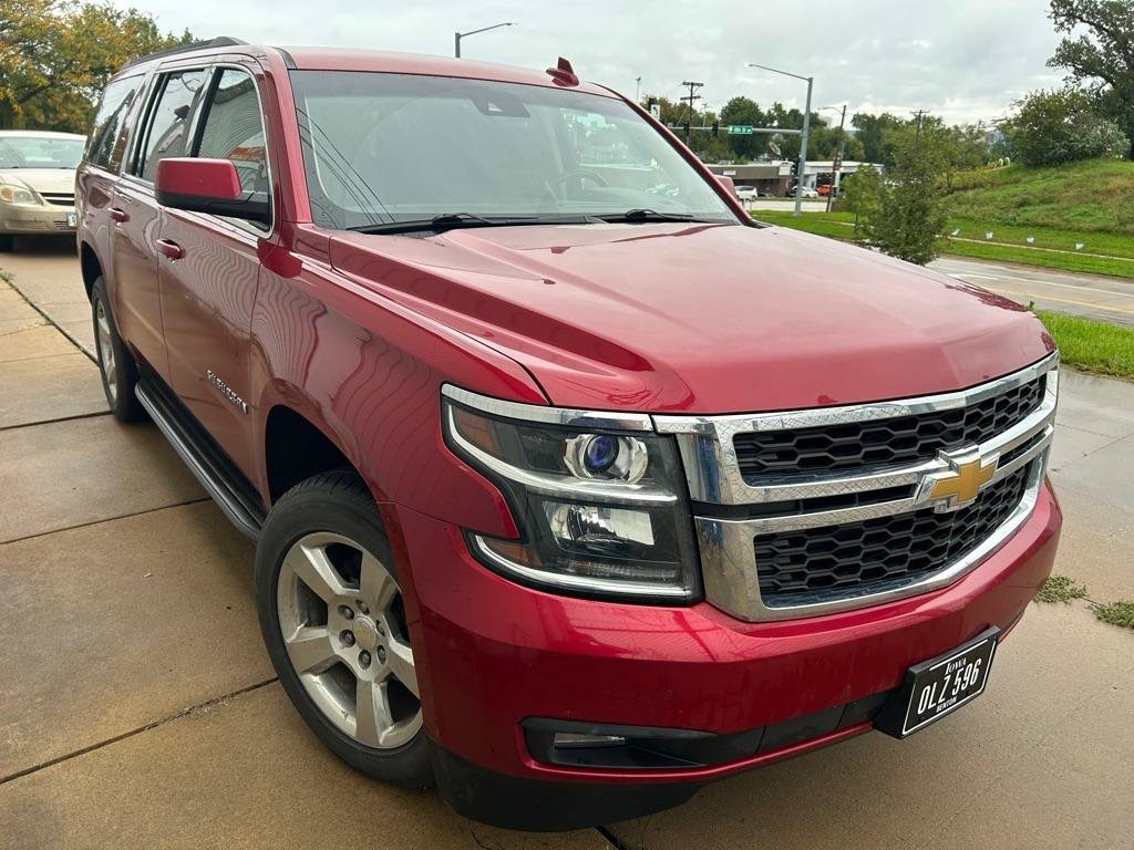 Used 2015 Chevrolet Suburban LT w/ Luxury Package AWD/4WD image 6