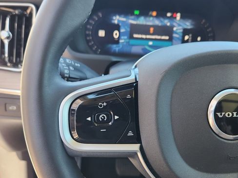 New 2025 Volvo XC90 B6 Core w/ Protection Package Premier image 17