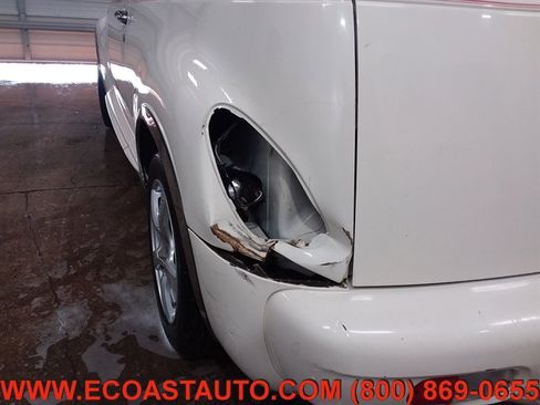 Used 2005 Chrysler PT Cruiser Convertible image 16