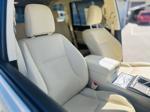 Used 2023 Lexus GX 460 Premium image 32