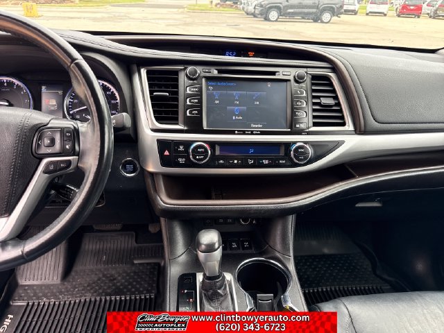 Used 2018 Toyota Highlander XLE w/ Protection Package #3 AWD/4WD image 18