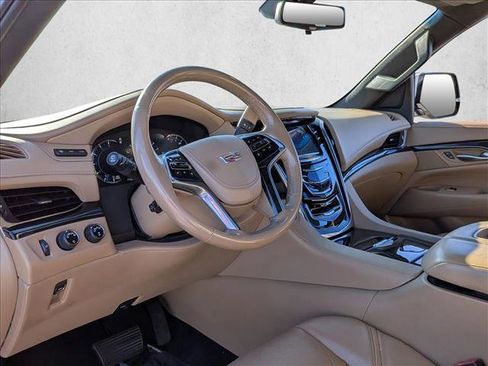 Used 2018 Cadillac Escalade Platinum image 10