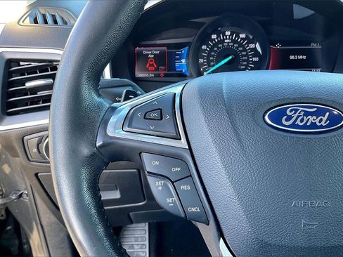 Certified 2017 Ford Edge SEL w/ Equipment Group 201A image 16