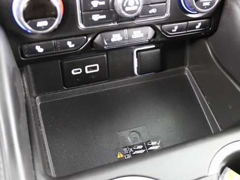 Used 2022 Chevrolet Tahoe Z71 image 27