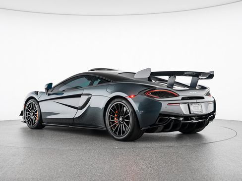 Used 2020 McLaren 620R RWD image 17