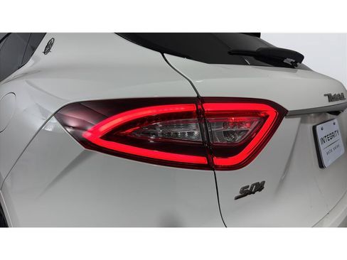 Used 2019 Maserati Levante S AWD/4WD image 41