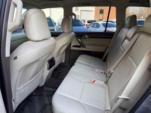 Used 2017 Lexus GX 460 image 18