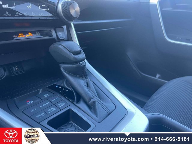 Used 2023 Toyota RAV4 LE AWD/4WD image 30
