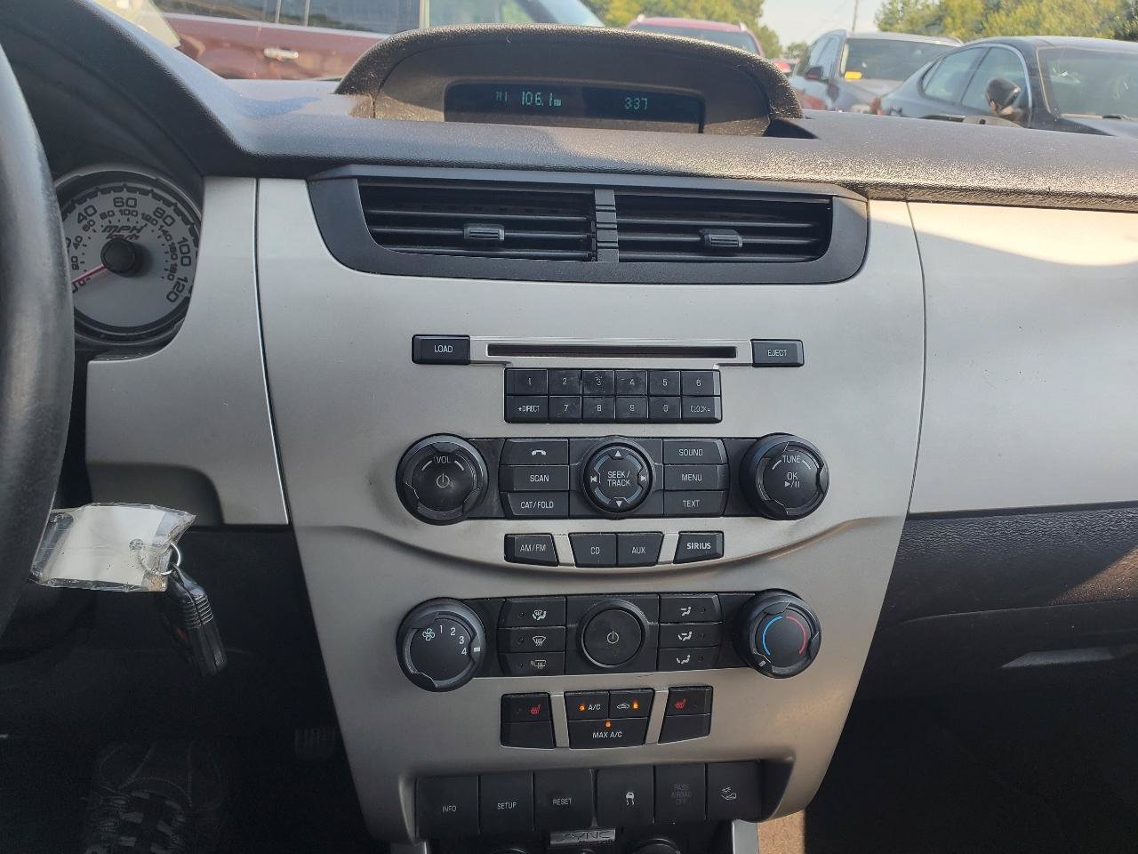 Used 2010 Ford Focus SEL FWD image 19
