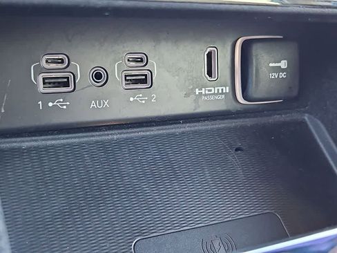 Used 2022 Jeep Grand Cherokee L Limited w/ Luxury Tech Group II image 32