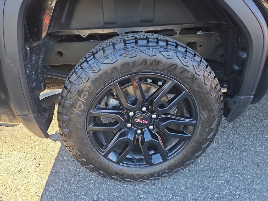 Used 2025 GMC Sierra 1500 Elevation AWD/4WD image 2