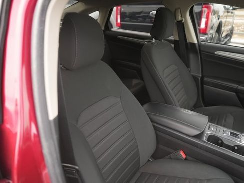 Used 2020 Ford Fusion SE image 20