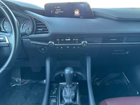 Used 2022 MAZDA MAZDA3 s FWD image 11