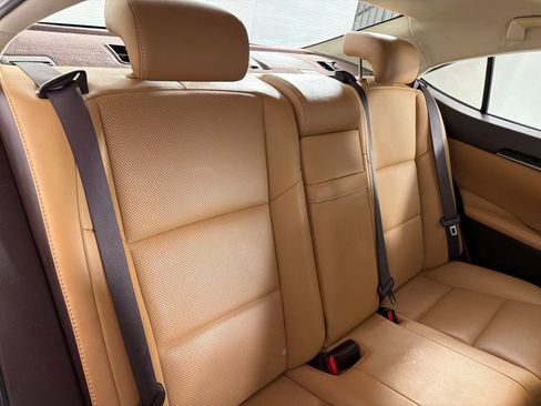 Used 2016 Lexus ES 350 w/ Premium Package w/Wood Trim FWD image 22