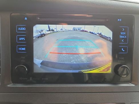 Used 2017 Toyota Sienna SE image 24
