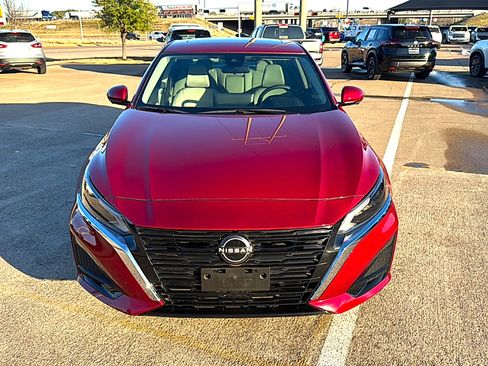 Used 2024 Nissan Altima 2.5 SL image 3