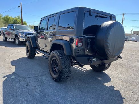 Used 2018 Jeep Wrangler Unlimited Sport S image 7