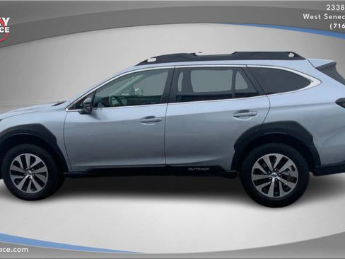 Used 2023 Subaru Outback Premium image 8