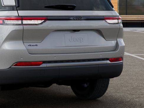 New 2026 Jeep Grand Cherokee Altitude AWD/4WD image 13