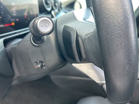 Used 2025 Mercedes-Benz C 300 Sedan image 38