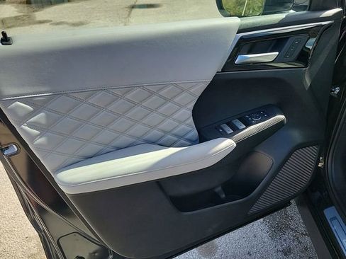 New 2025 Mitsubishi Outlander SEL image 18