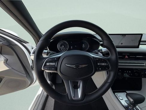 Used 2025 Genesis G70 2.5T RWD image 31