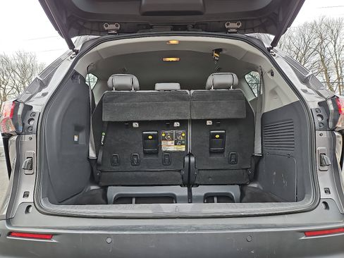 Used 2021 Toyota Sienna XLE image 29