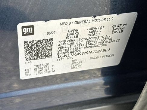 Used 2022 Chevrolet Traverse LT w/ LPO, Black Accent Package image 30