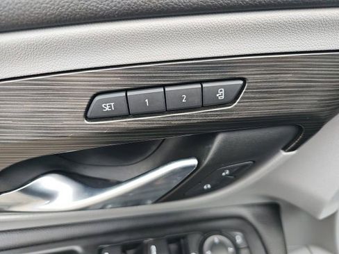 Used 2022 GMC Terrain SLT image 35