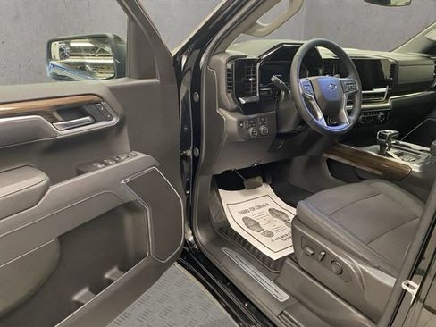 Used 2025 Chevrolet Silverado 1500 RST AWD/4WD image 19