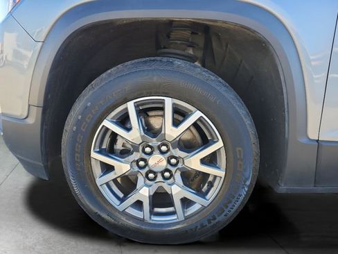 Used 2023 GMC Acadia SLT image 26