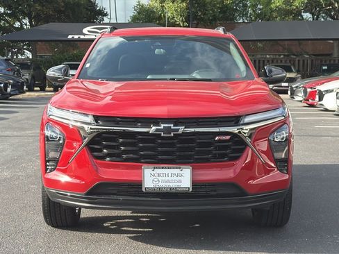 Used 2026 Chevrolet Trax RS FWD image 9