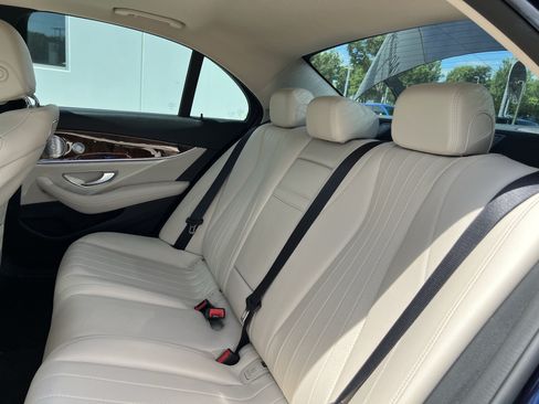 Used 2019 Mercedes-Benz E 300 4MATIC image 32