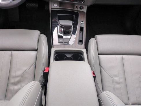 Used 2024 Audi Q5 2.0T Premium w/ Convenience Package image 19