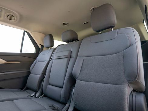 Used 2025 Ford Explorer Active image 30