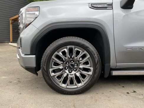 Used 2024 GMC Sierra 1500 Denali Ultimate AWD/4WD image 11