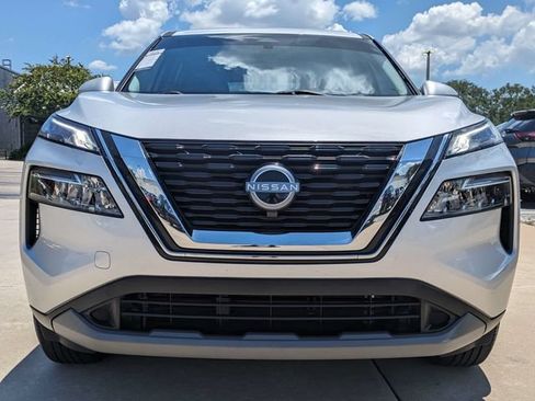 Used 2023 Nissan Rogue SV FWD image 3