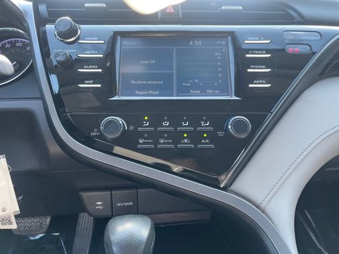Used 2019 Toyota Camry LE FWD image 17