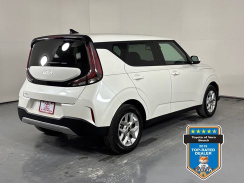 Certified 2024 Kia Soul S image 6