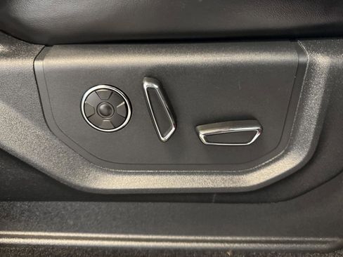 Used 2019 Ford F150 Platinum w/ Equipment Group 701A Luxury image 27