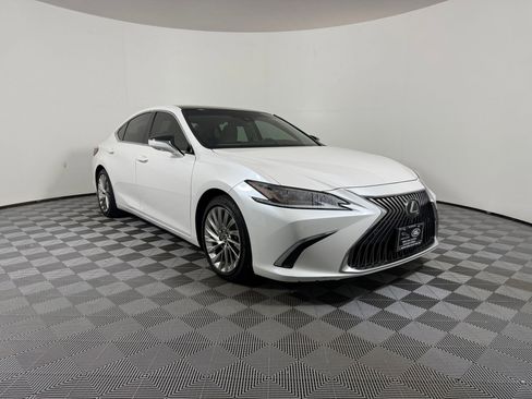 Used 2020 Lexus ES 350 Ultra Luxury w/ Accessory Package 2 image 8