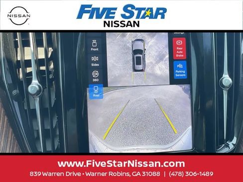 Used 2024 Volvo XC60 B5 Plus w/ Protection Package Premier AWD/4WD image 27