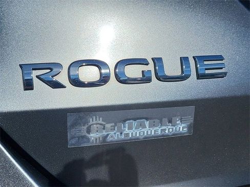 Used 2016 Nissan Rogue S image 25