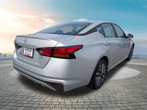 Certified 2025 Nissan Altima 2.5 SV FWD image 5