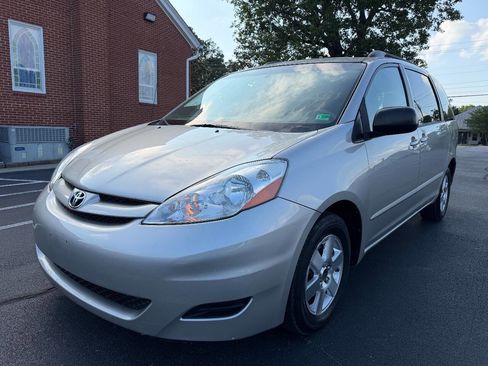 Used 2007 Toyota Sienna LE FWD image 2