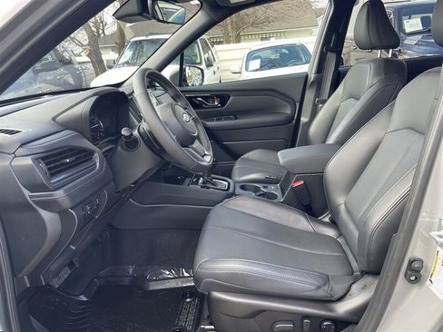 Used 2025 Subaru Forester Limited AWD/4WD image 29