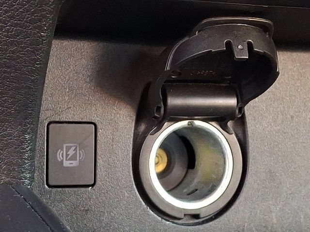 Used 2025 Nissan Versa SV FWD image 26